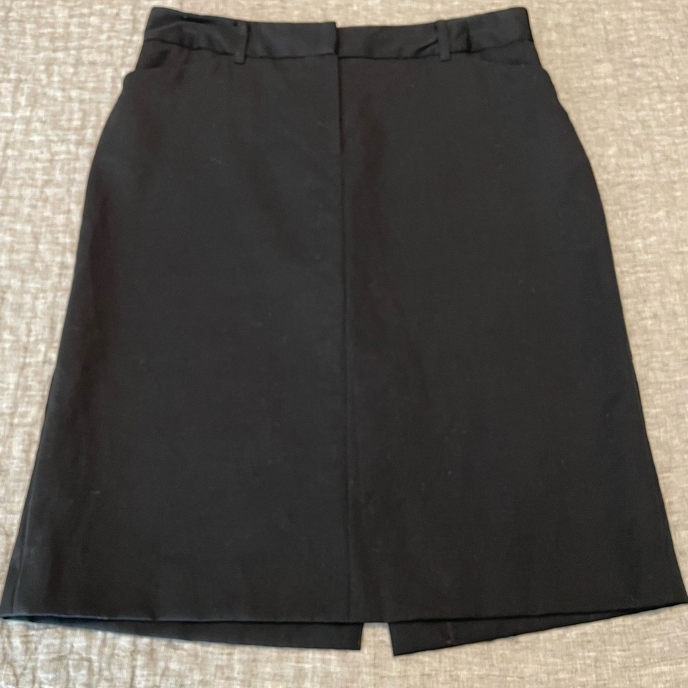 J crew black pencil skirt. 100% wool. Size 6.